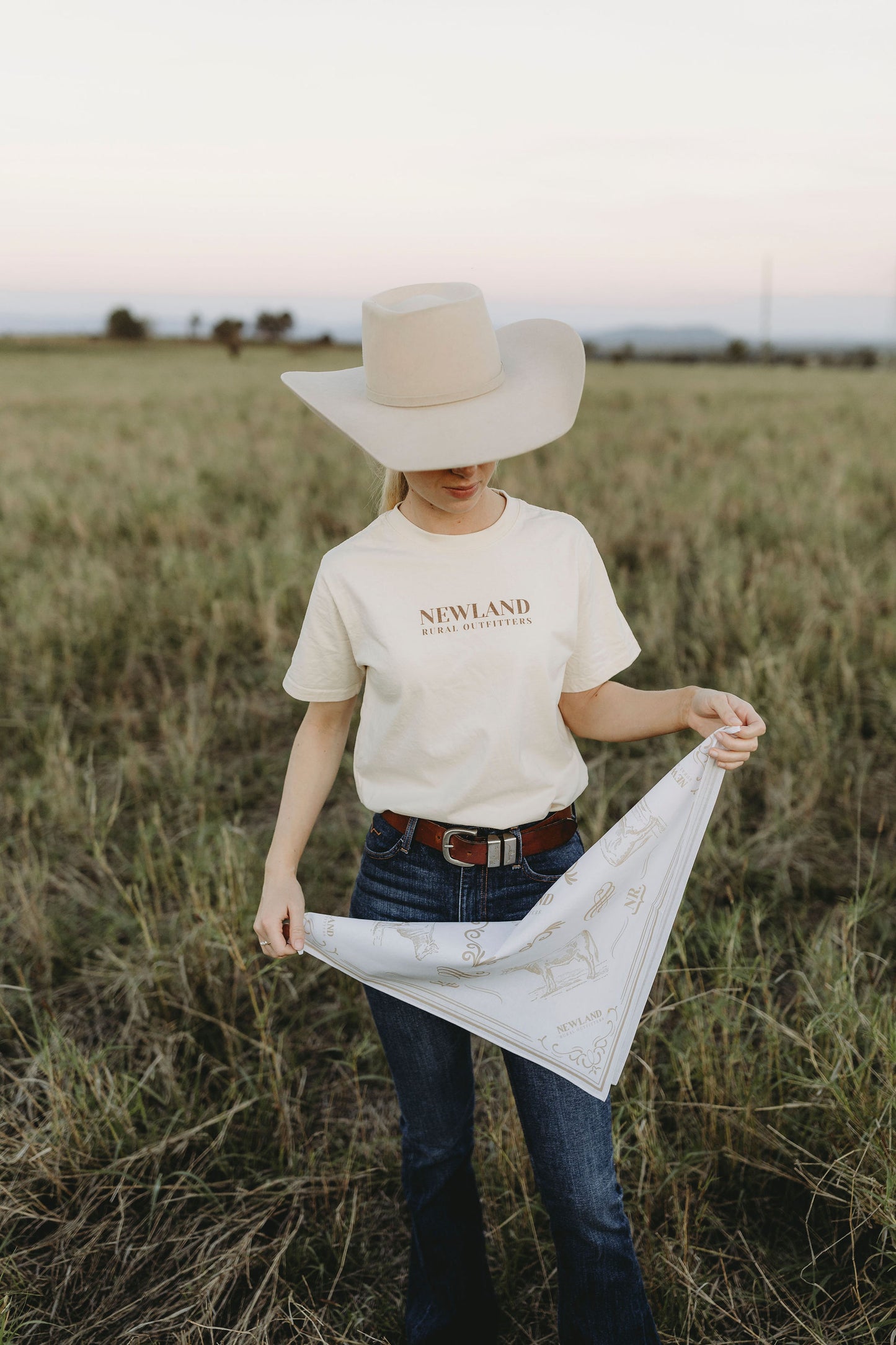 Roundup Tee - Beige